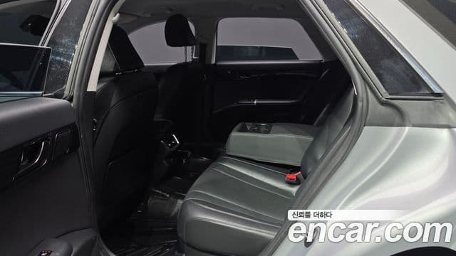 Hyundai Grandeur Hybrid 2024 — ფოტო 13/20
