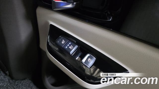 Kia Carnival 2021 — Фото 17/20