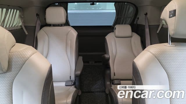 Kia Carnival 2021 — Фото 18/20