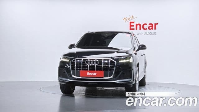 Audi Q7 2021 — ფოტო 2/20