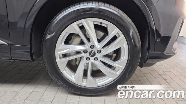 Audi Q7 2021 — ფოტო 4/20