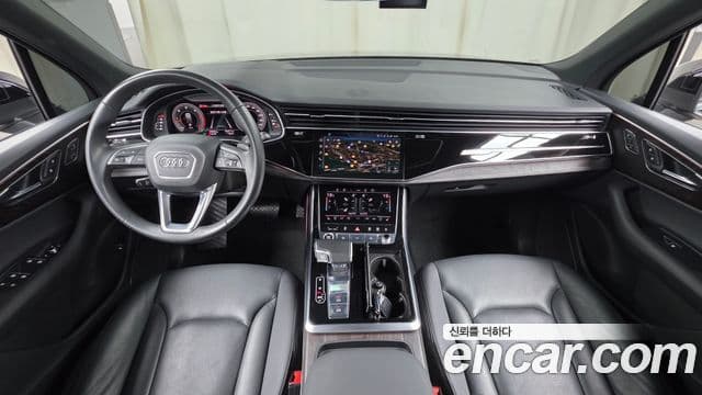 Audi Q7 2021 — ფოტო 10/20