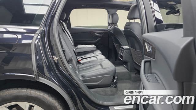 Audi Q7 2021 — ფოტო 12/20