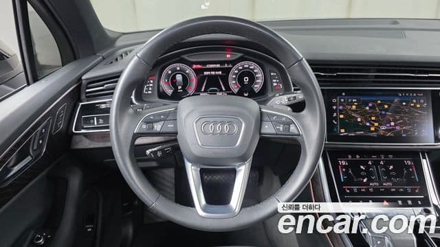 Audi Q7 2021 — ფოტო 13/20