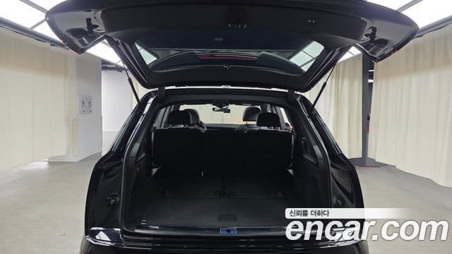 Audi Q7 2021 — ფოტო 20/20