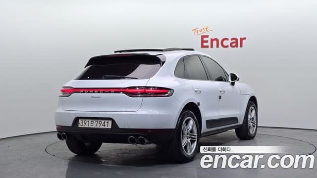 Porsche Macan 2019 — ფოტო 2/20