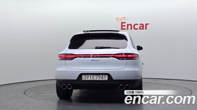 Porsche Macan 2019 — ფოტო 4/20