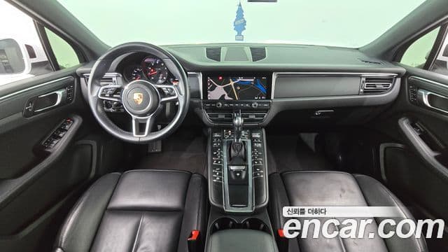 Porsche Macan 2019 — ფოტო 7/20