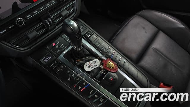 Porsche Macan 2019 — ფოტო 9/20