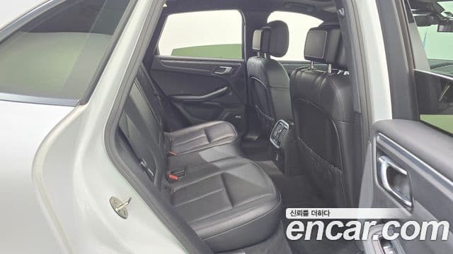 Porsche Macan 2019 — ფოტო 12/20