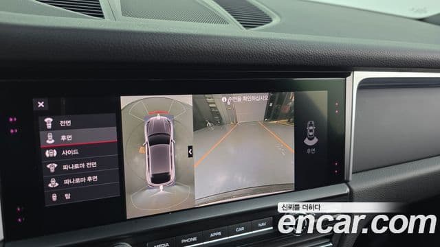 Porsche Macan 2019 — ფოტო 15/20
