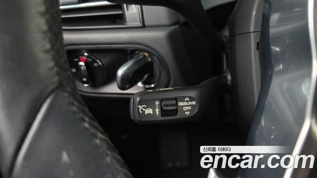 Porsche Macan 2019 — ფოტო 17/20