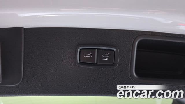 Porsche Macan 2019 — ფოტო 20/20