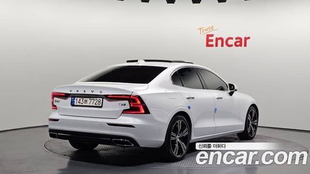 Volvo S60 2020 — ფოტო 2/20