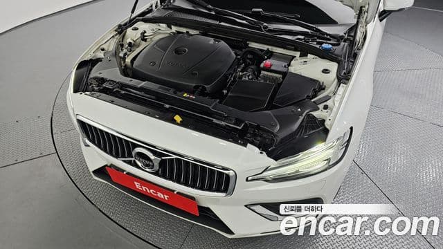 Volvo S60 2020 — ფოტო 6/20