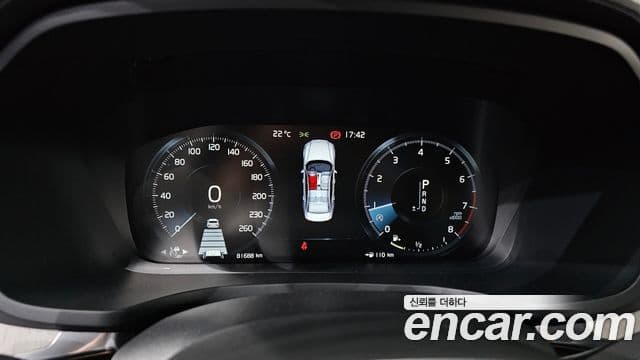 Volvo S60 2020 — ფოტო 8/20