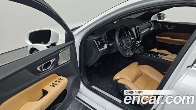 Volvo S60 2020 — ფოტო 10/20