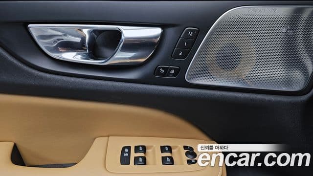 Volvo S60 2020 — ფოტო 12/20