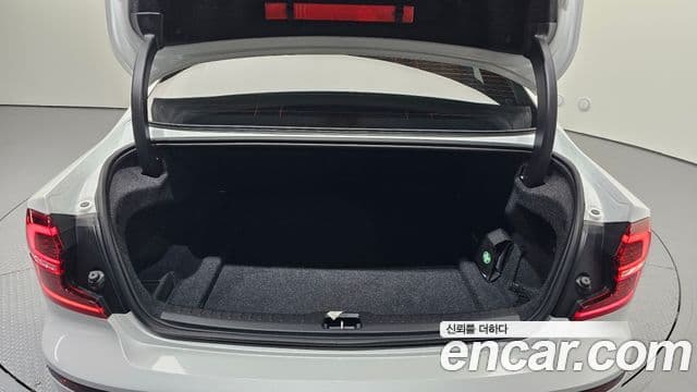 Volvo S60 2020 — фото 20 из 20