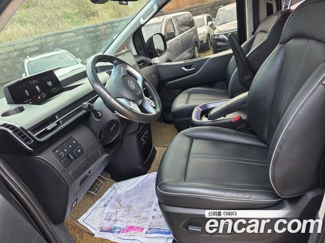 Hyundai Staria 2021 — ფოტო 9/19