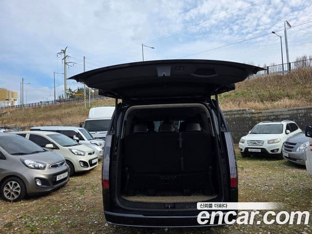Hyundai Staria 2021 — ფოტო 17/19