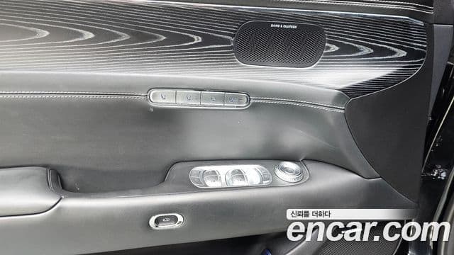 Genesis G90 2022 — ფოტო 17/20