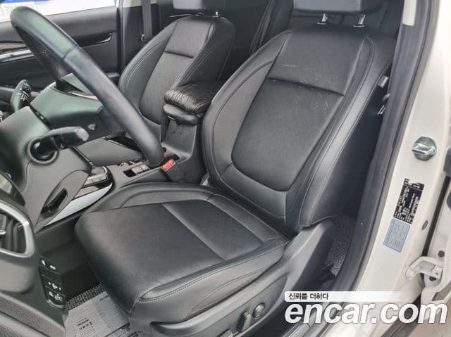 Kia Seltos 2022 — Şəkil 13/20
