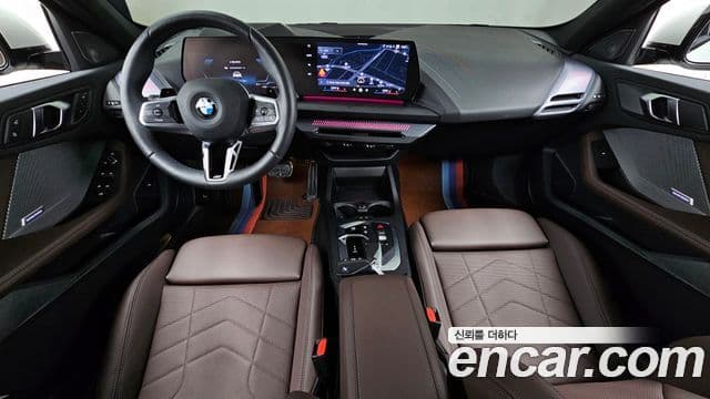 BMW 1 Series 2025 — ფოტო 7/20