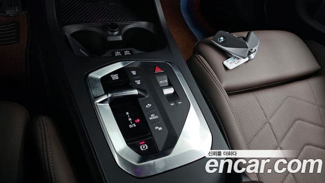 BMW 1 Series 2025 — Photo 1/20
