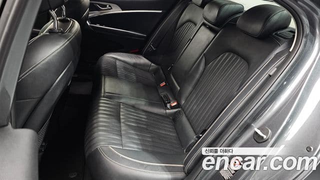 Genesis G70 2019 — ფოტო 12/20
