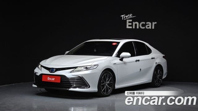 Toyota Camry 2023 — Şəkil 15/20