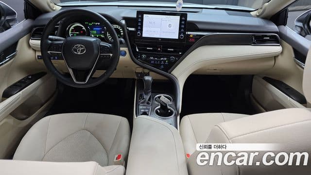 Toyota Camry 2023 — Şəkil 10/20