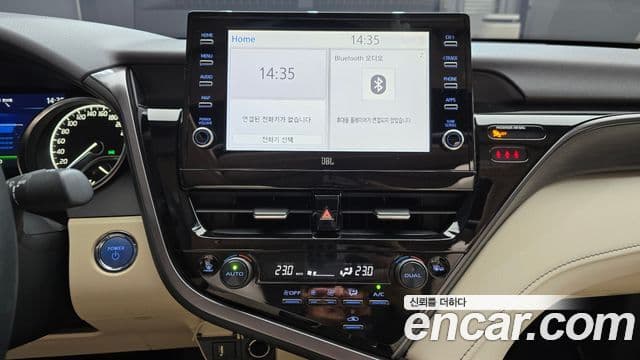 Toyota Camry 2023 — Şəkil 14/20