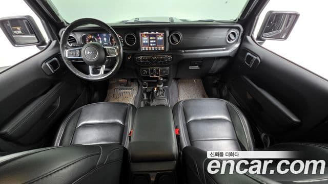 Jeep Wrangler 2021 — ფოტო 7/20