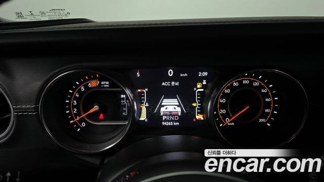 Jeep Wrangler 2021 — ფოტო 8/20