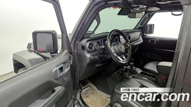 Jeep Wrangler 2021 — ფოტო 10/20