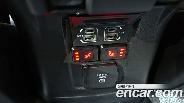 Jeep Wrangler 2021 — ფოტო 18/20