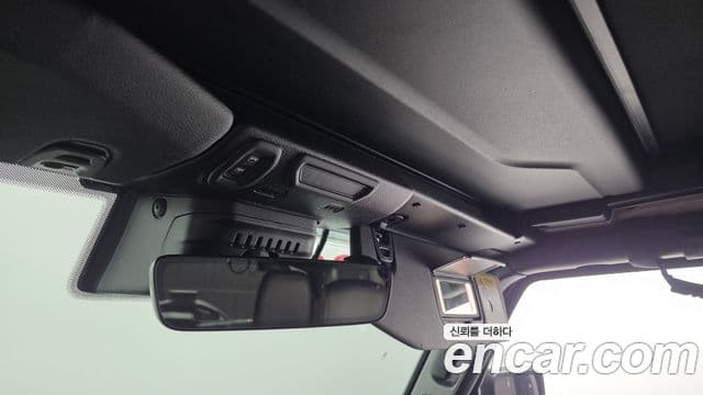 Jeep Wrangler 2021 — ფოტო 19/20