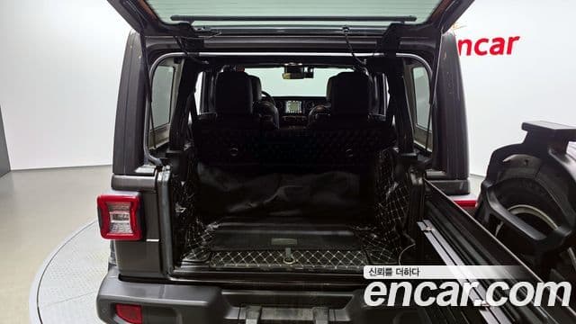Jeep Wrangler 2021 — фото 20 из 20