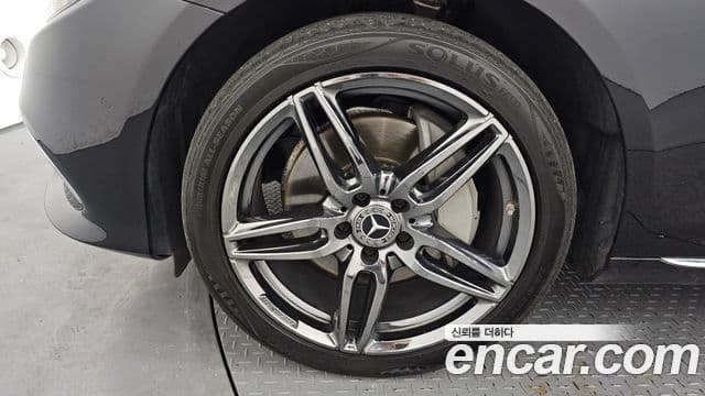 Mercedes-Benz E-Class 2019 — Photo 5/20