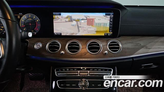 Mercedes-Benz E-Class 2019 — Photo 20/20