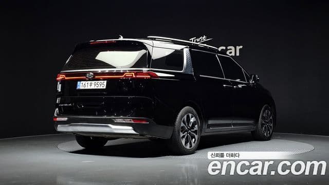 Kia Carnival 2021 — Фото 2/20