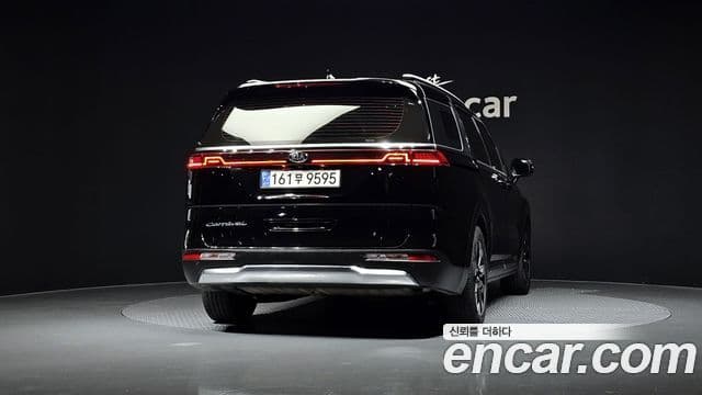 Kia Carnival 2021 — Фото 4/20