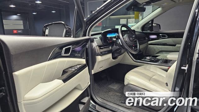Kia Carnival 2021 — Фото 11/20