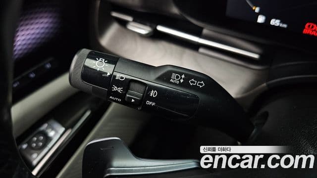 Kia Carnival 2021 — Фото 18/20