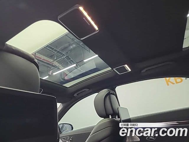 Mercedes-Benz S-Class 2018 — Photo 9/19