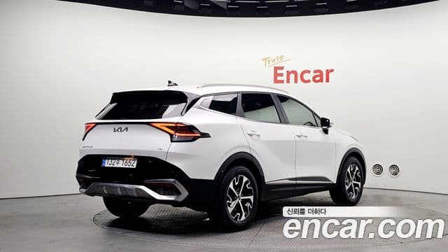 Kia Sportage 2022 — Фото 2/20