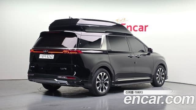 Kia Carnival 2023 — Фото 1/20