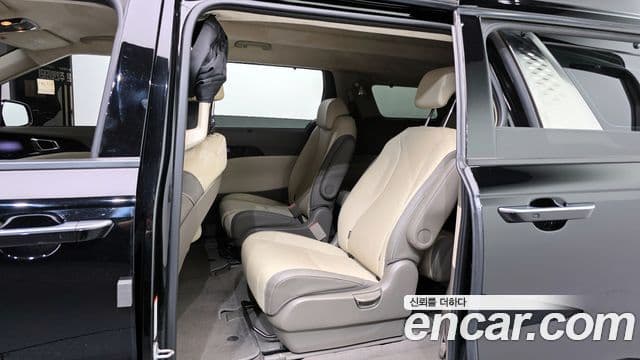 Kia Carnival 2023 — Фото 11/20