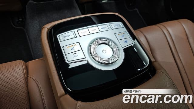 Genesis Electrified G80 2022 — ფოტო 19/20